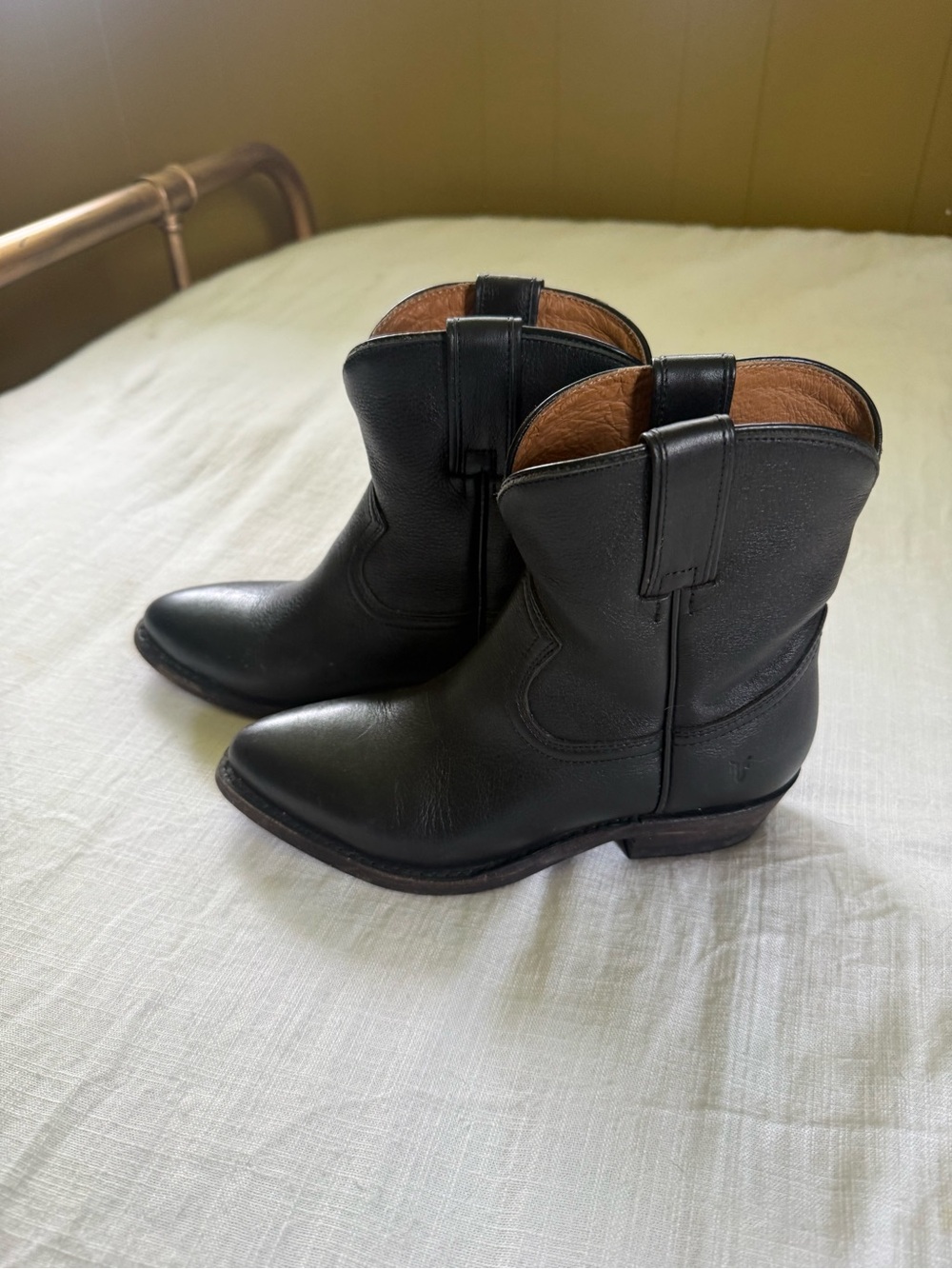 Frye Black Leather Short Western Boots - Picture 1 of 5